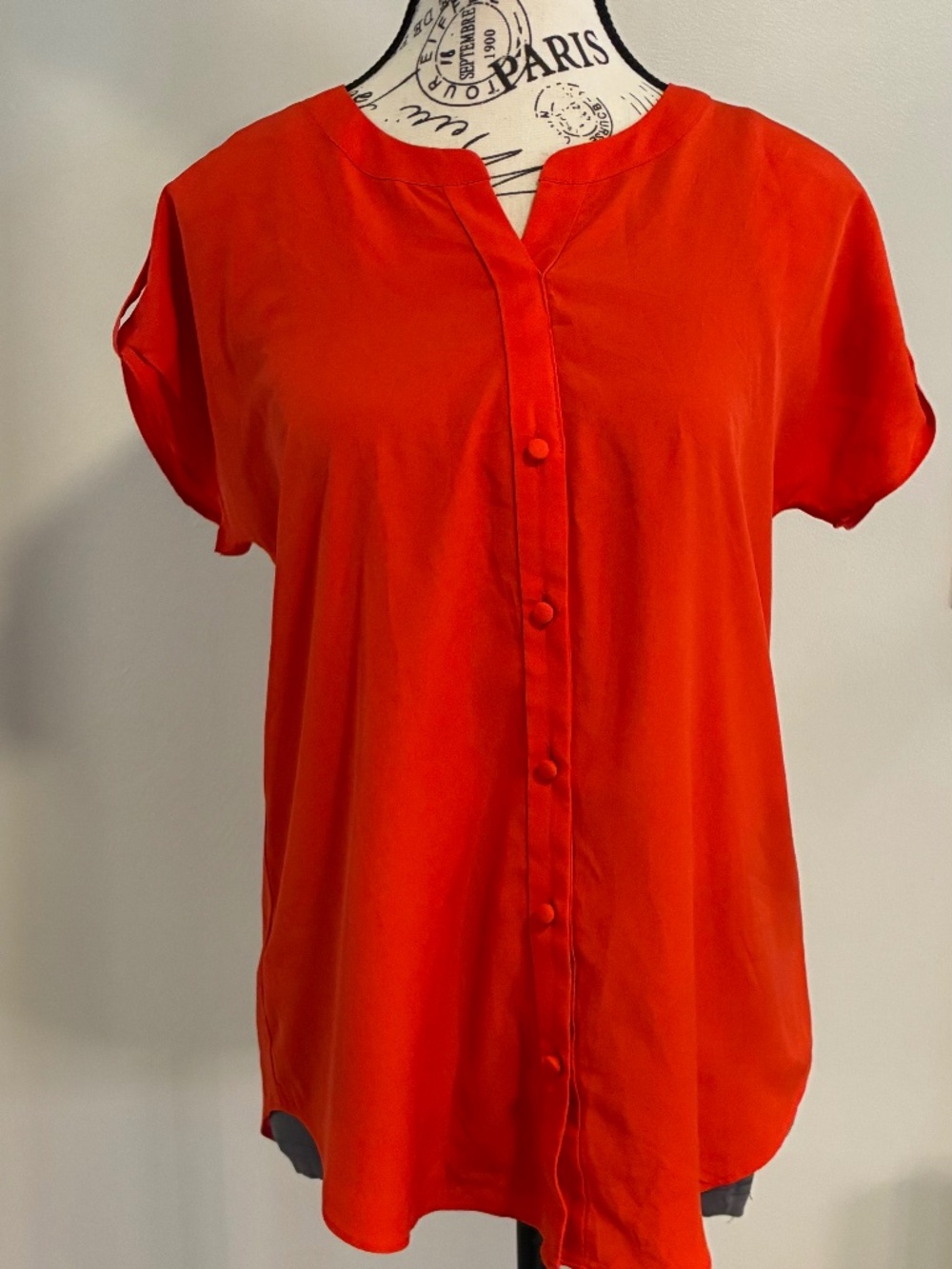 Ann Taylor vibrant orange/red short-sleeve button-up blouse Size XS. EUC